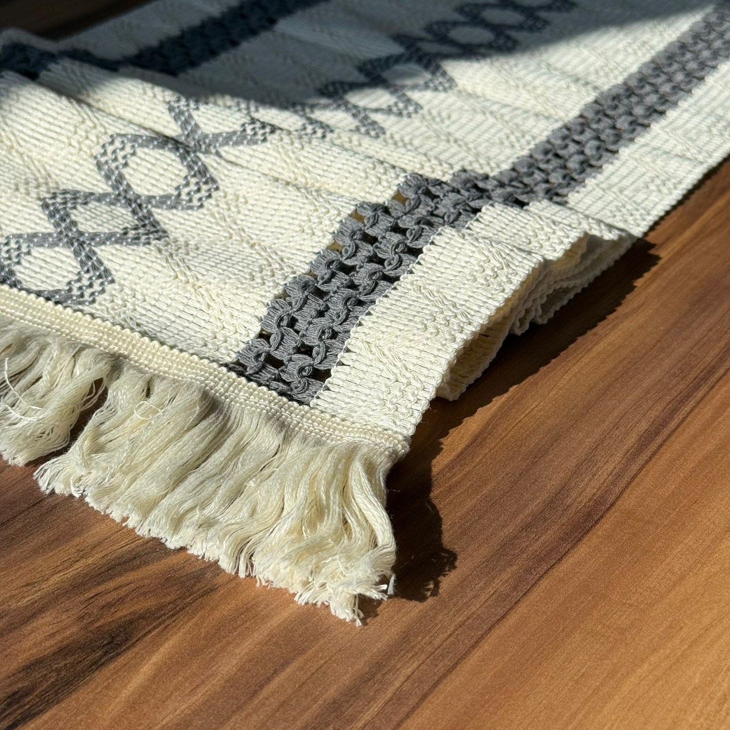 ٣٠ × ١٨٠سم ڕایەخی سەر مێزی دیکۆراتی شاهانە