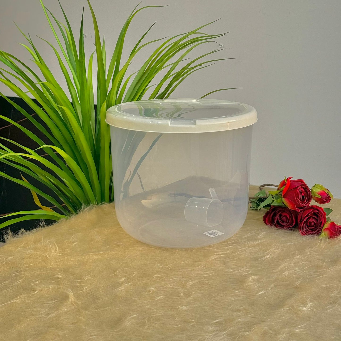 Round Plastic Food Container with Vent Lid