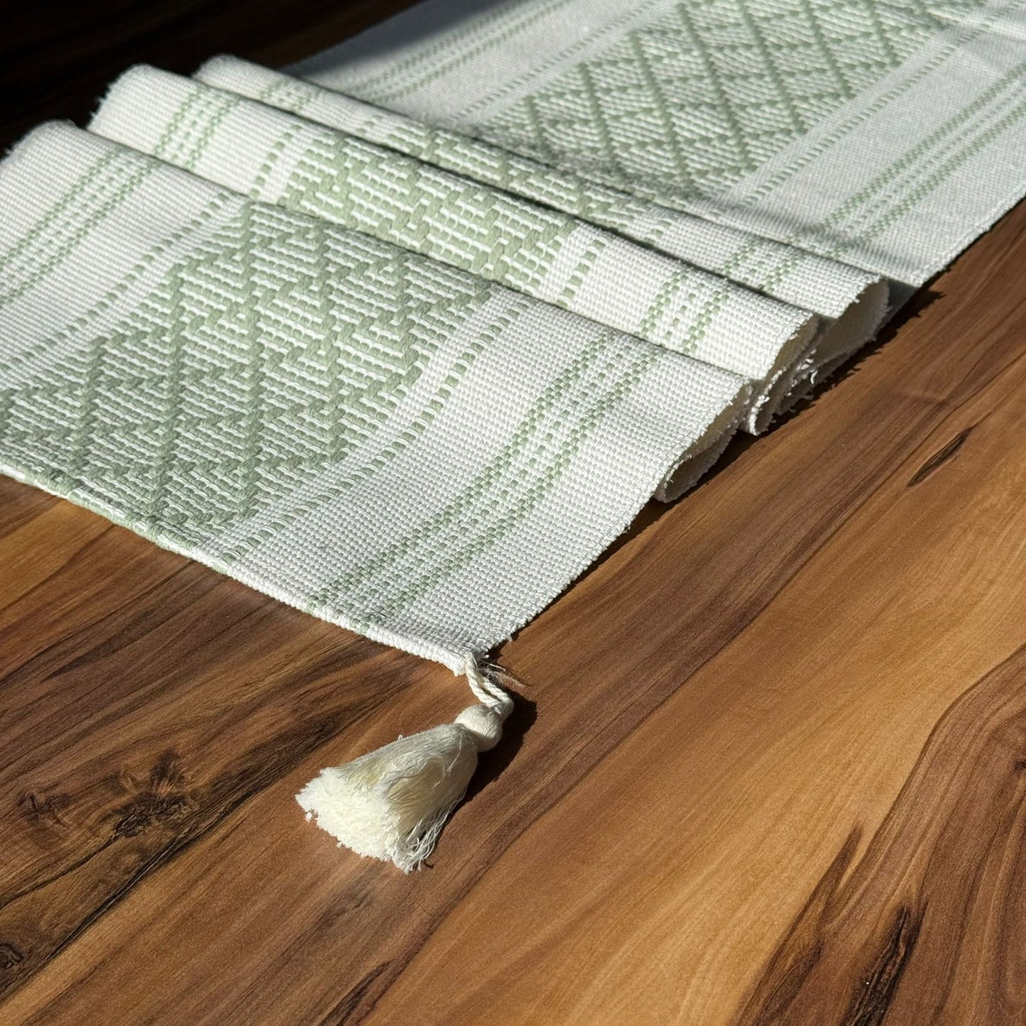 ٣٥ × ٢٢٨سم ڕایەخی سەر مێزی دیکۆراتی شاهانە