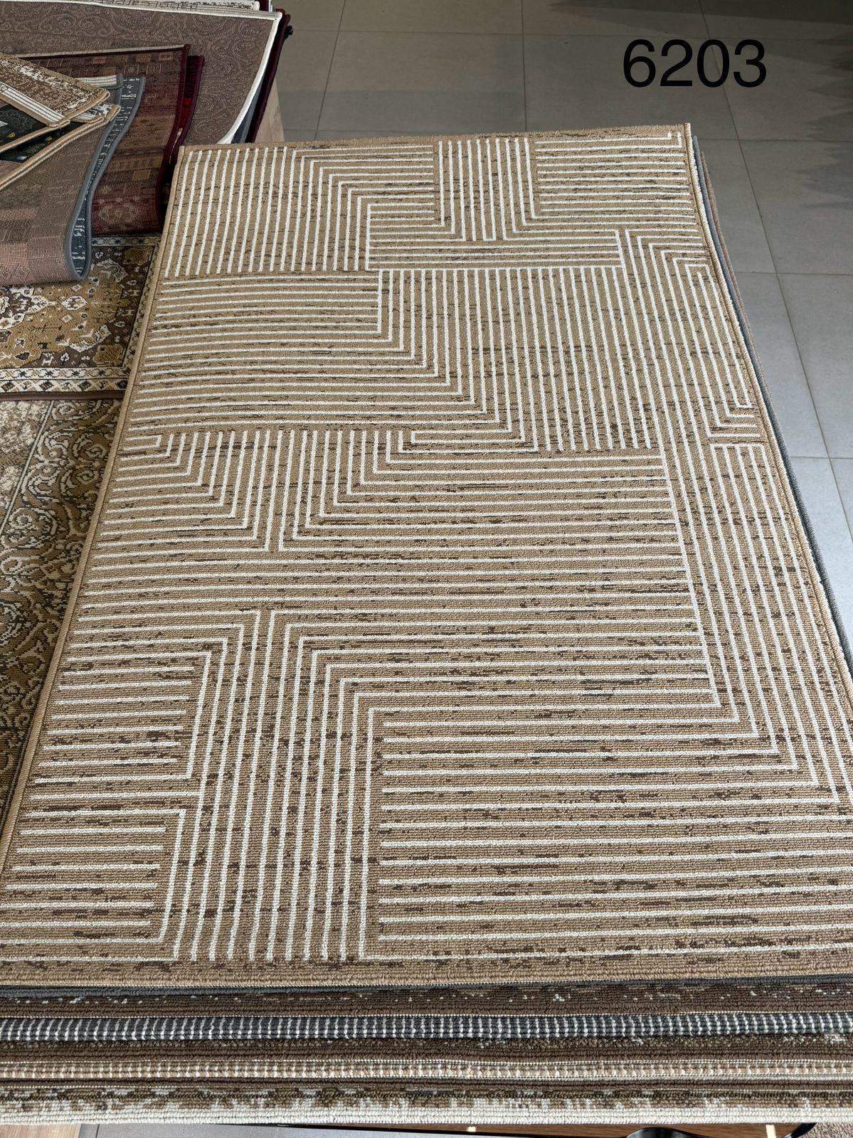 سجاد داخلي متعدد الألوان مقاس 1 × 1.5 م