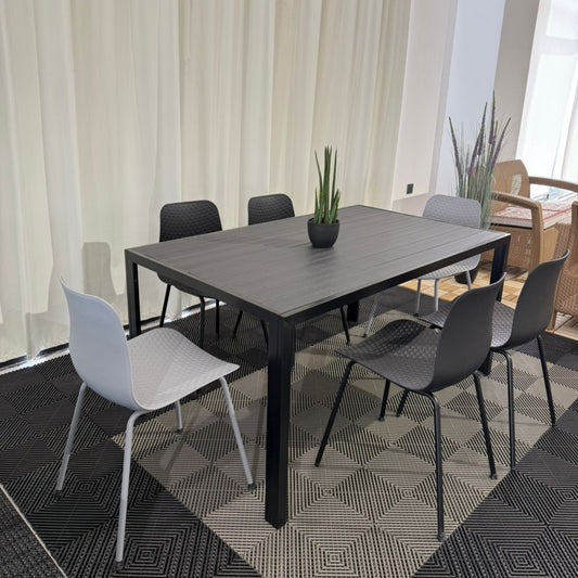 طقم أثاث خارجي حديث من كرسي وطاولة نوفا