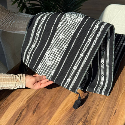 ٣٥ × ٢٢٠سم ڕایەخی سەر مێزی دیکۆراتی شاهانە