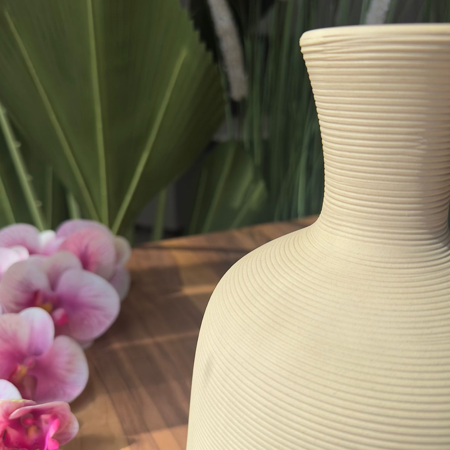Contour Curve Display Vase