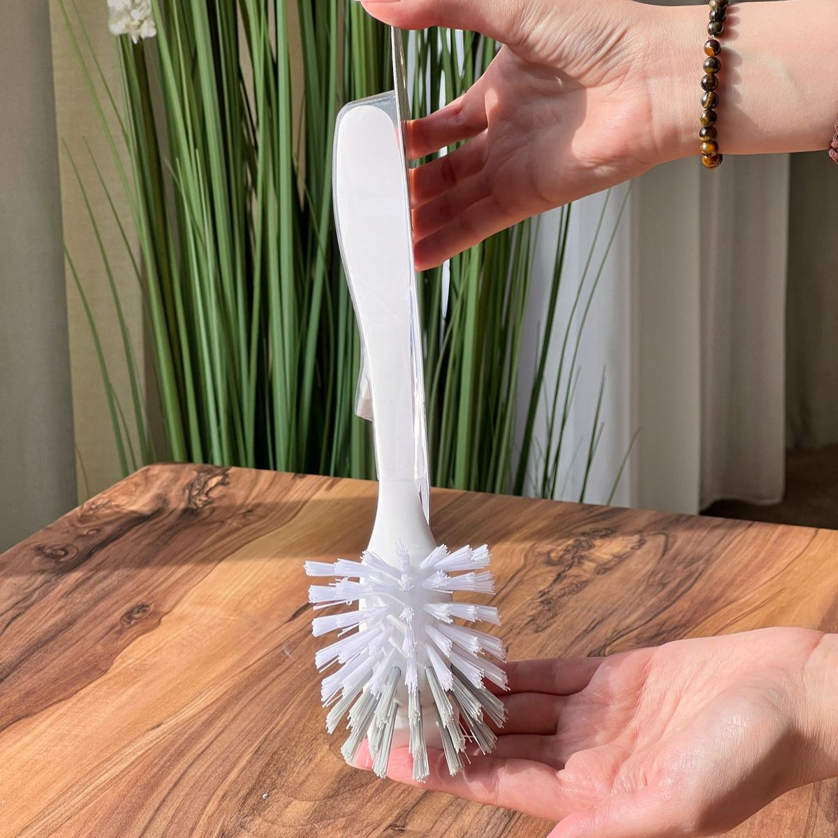 Kitchen/Bathroom Cleaning Brush