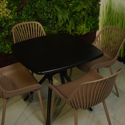 طقم كراسي خارجي من كراسي دانييلا وطاولة مربعة انيقة