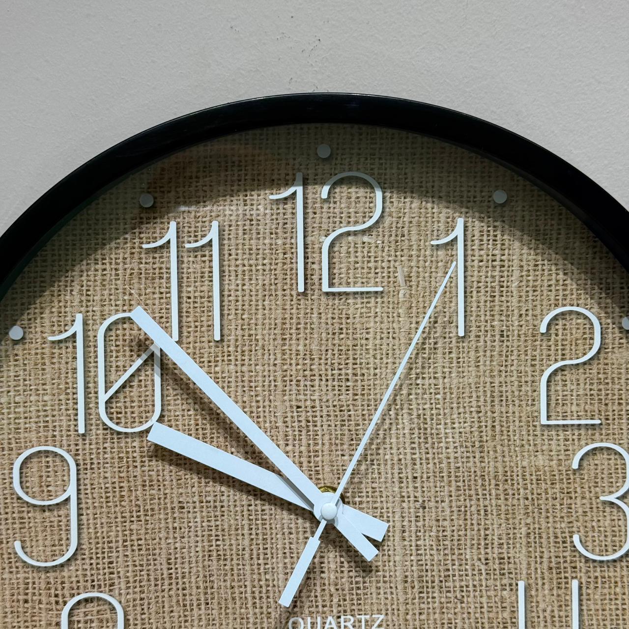 کاتژمێری دیواری دیکۆراتی ناو ‌حەسیری