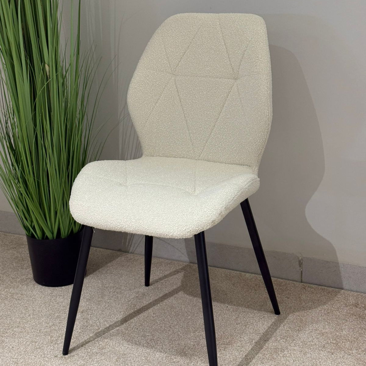 Ruzan Modern Indoor Chair