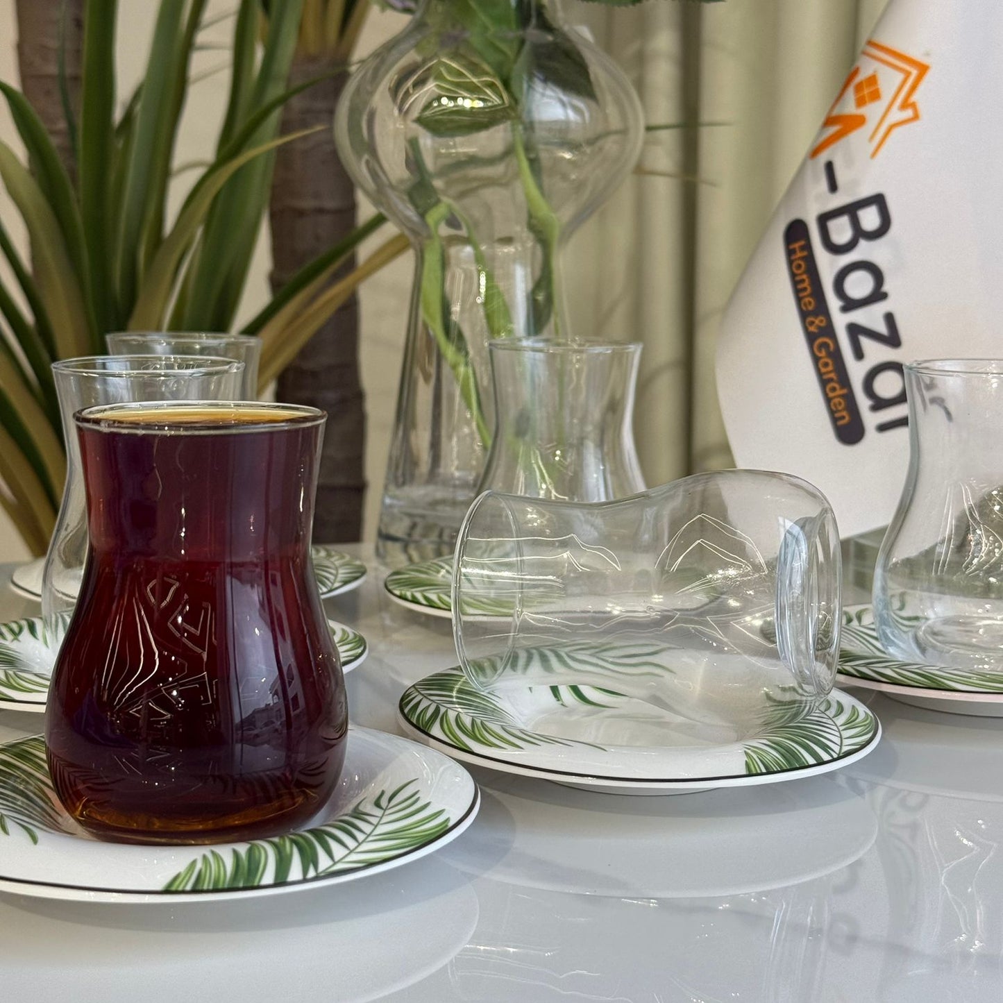طقم أكواب شاي كلاسيكية مع صحون