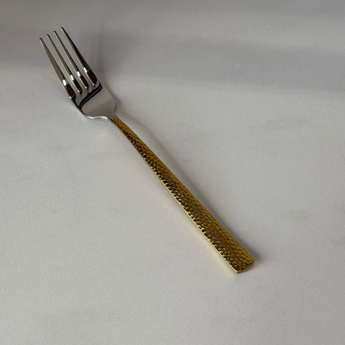 Golden Weave Elegance - Luxury Cutlery Collection