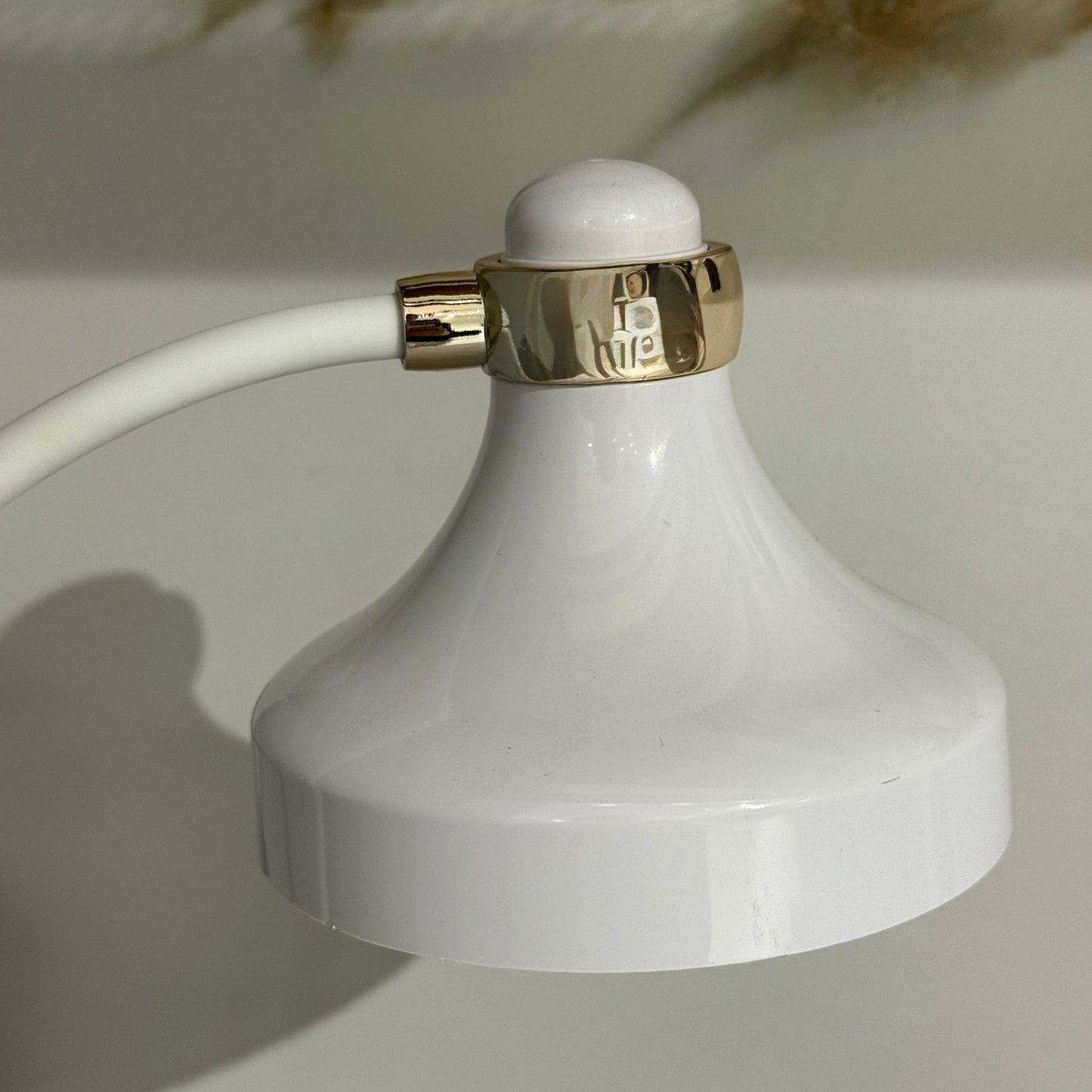 Desk Lamp – Flexible Gooseneck With 3 Color Light Modes