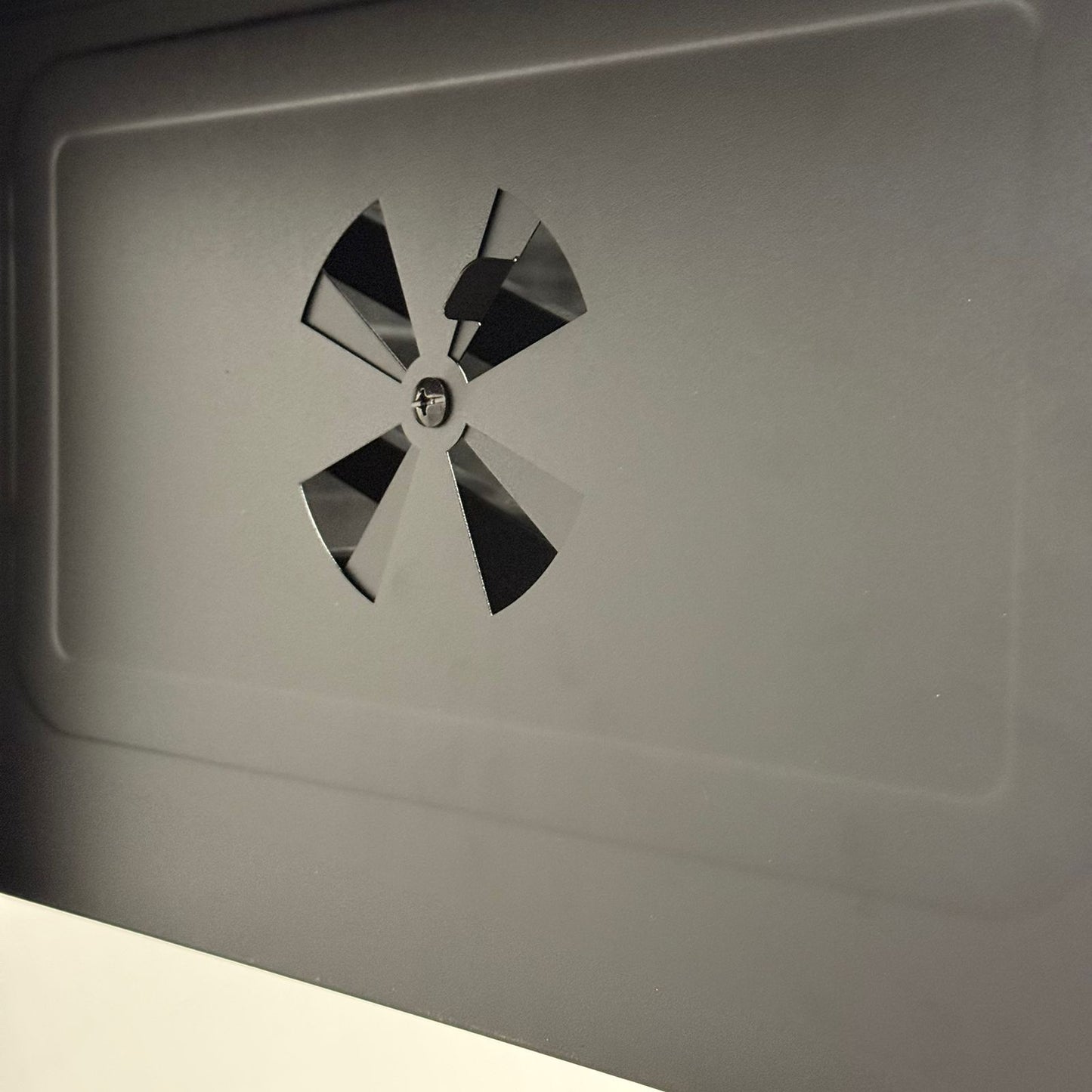 مەقەڵەی گەورەو کارا بە ڕەفەی لایەنی و هەڵگرتنەوە