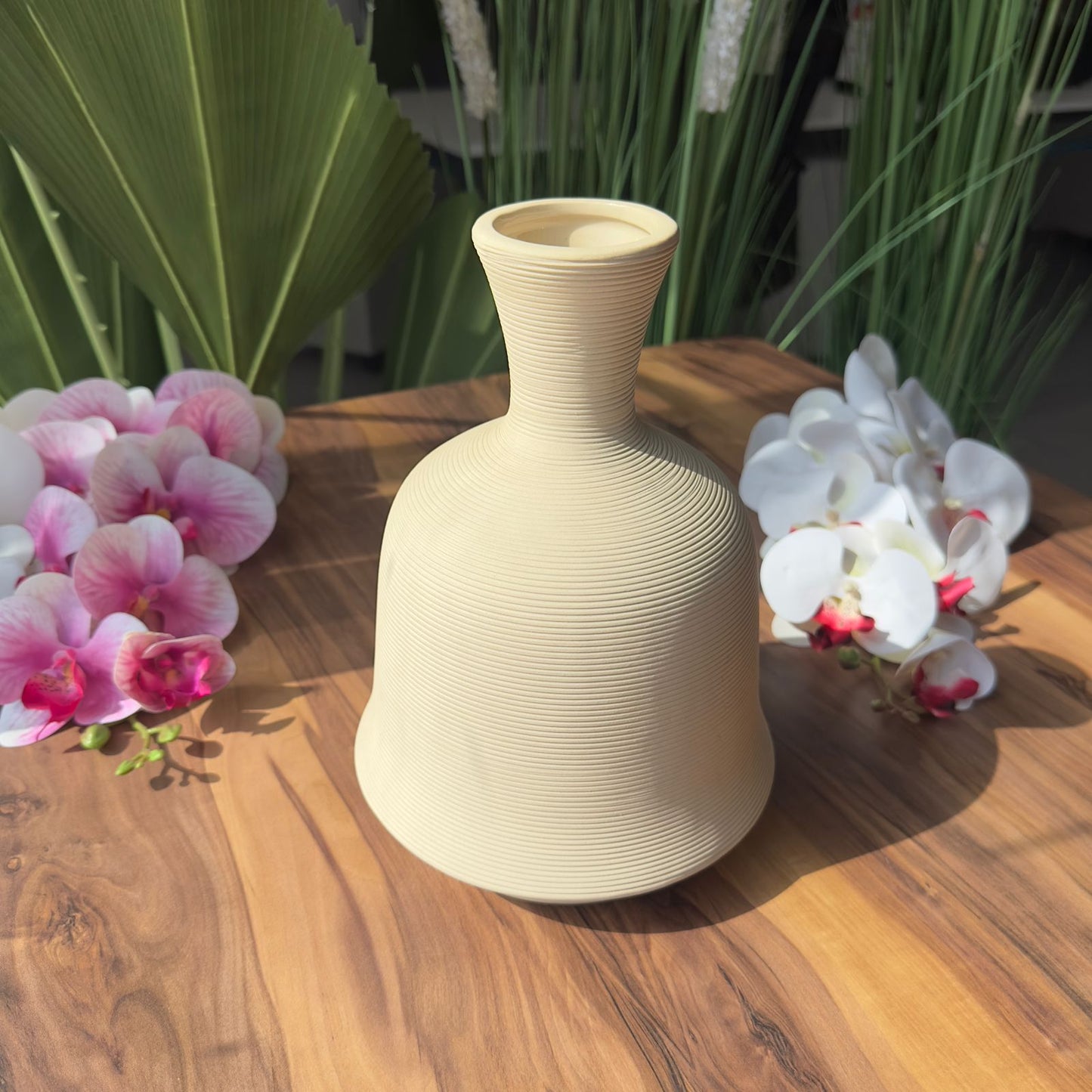 Contour Curve Display Vase