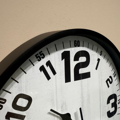 Black & White Modern Round Wall Clock