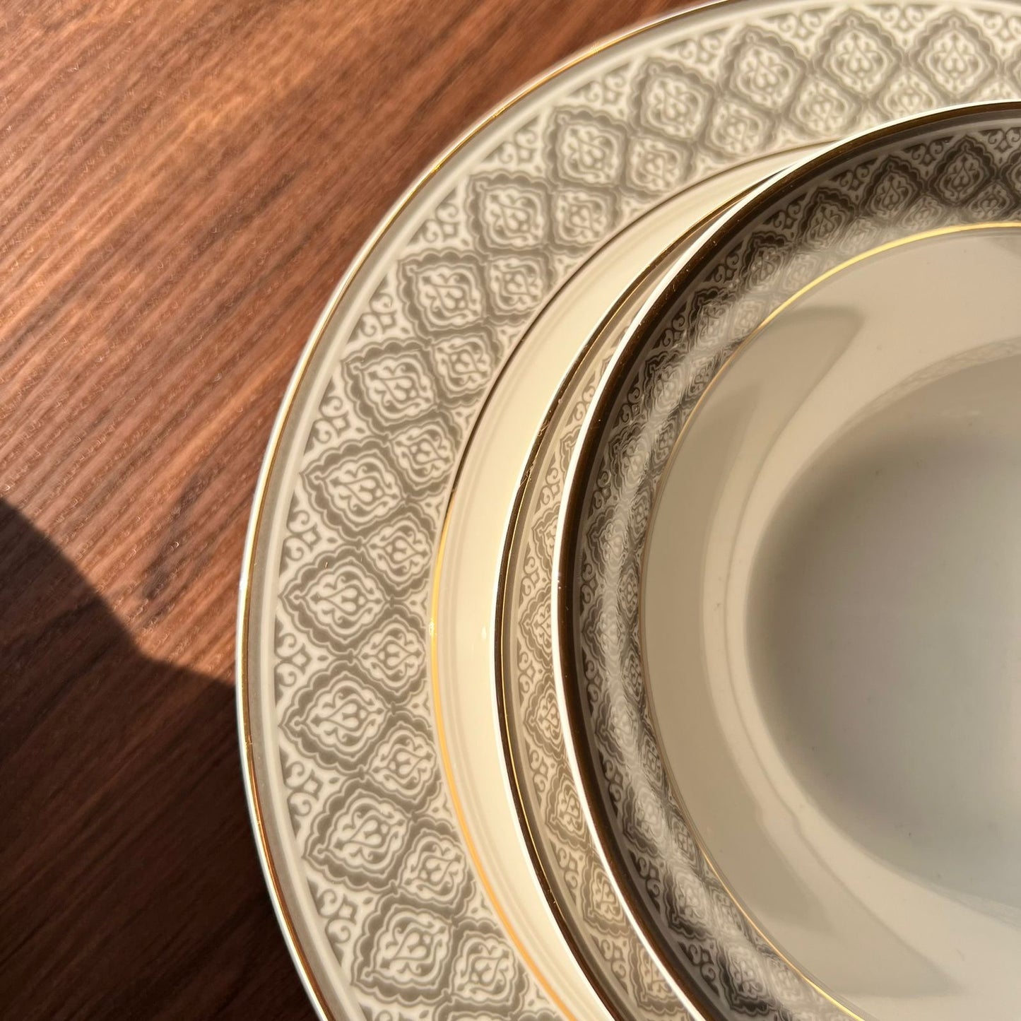 39PCS Round Porcelain Dining Tableware Set