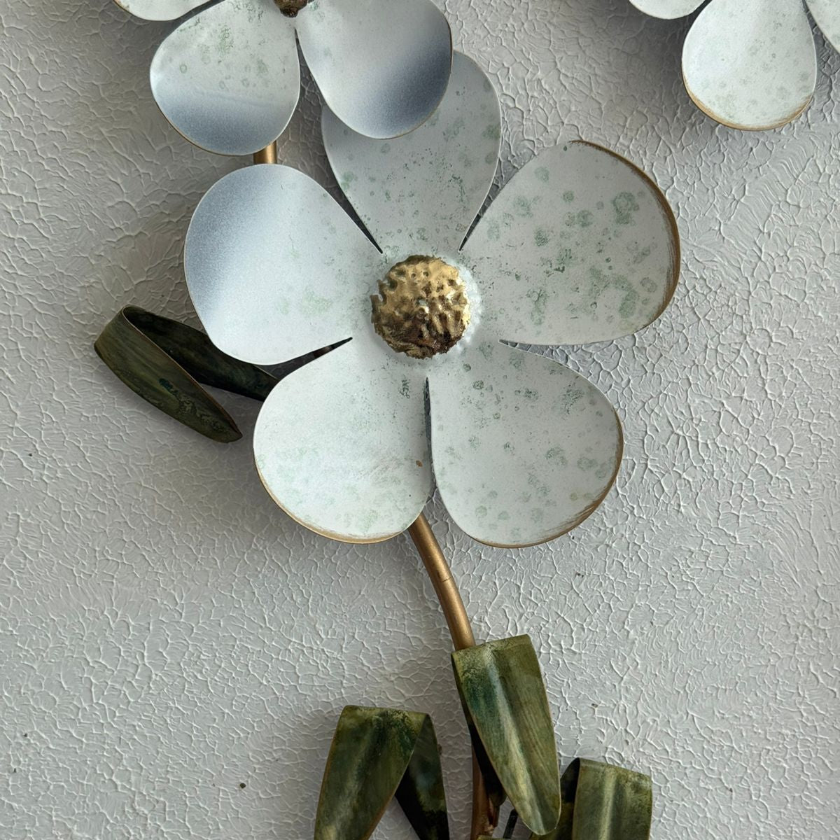 Metal White Flower & Wooden Frame Wall Decoration