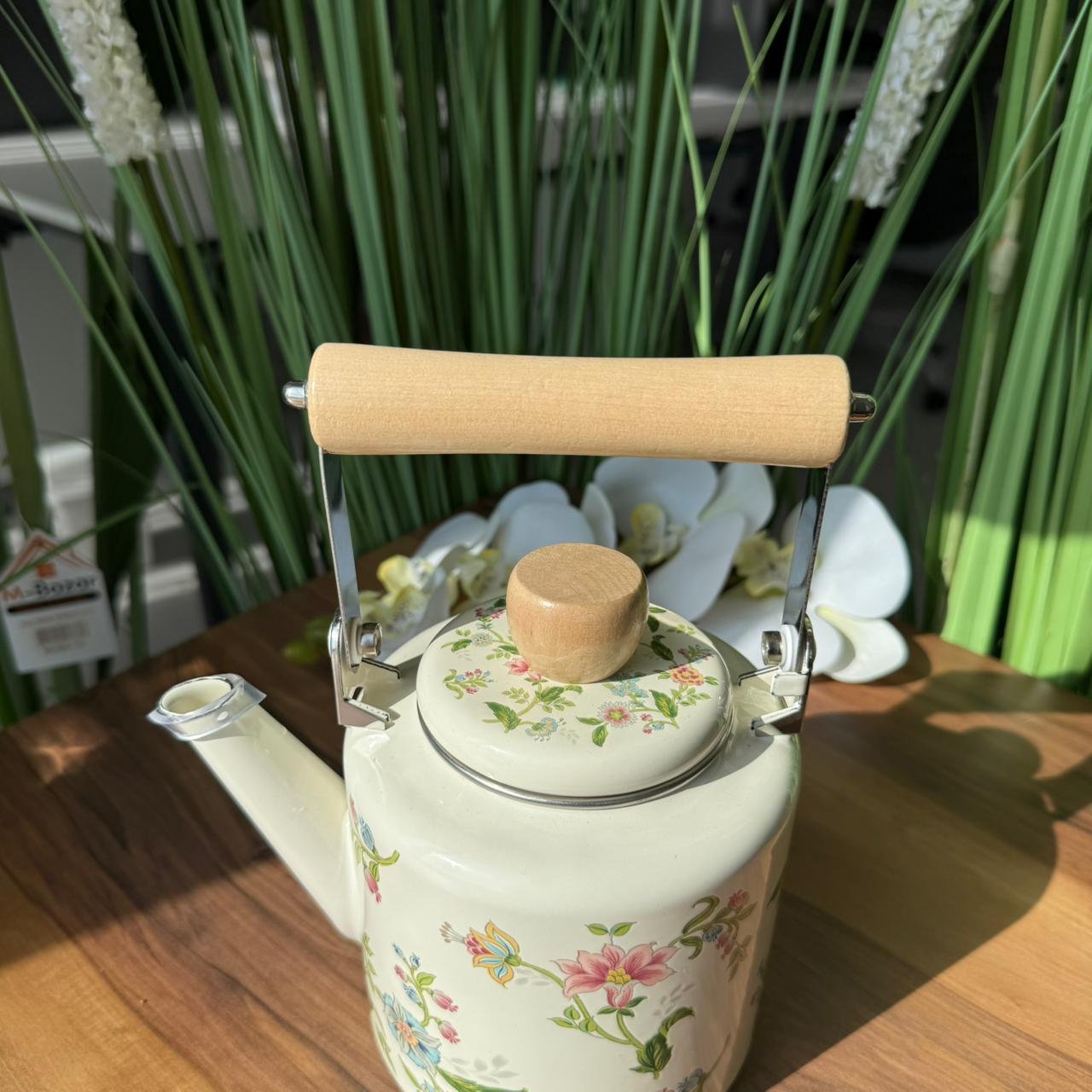 Stovetop Vintage Bloom Floral Teapot With Wooden Handle- 1.3/2L