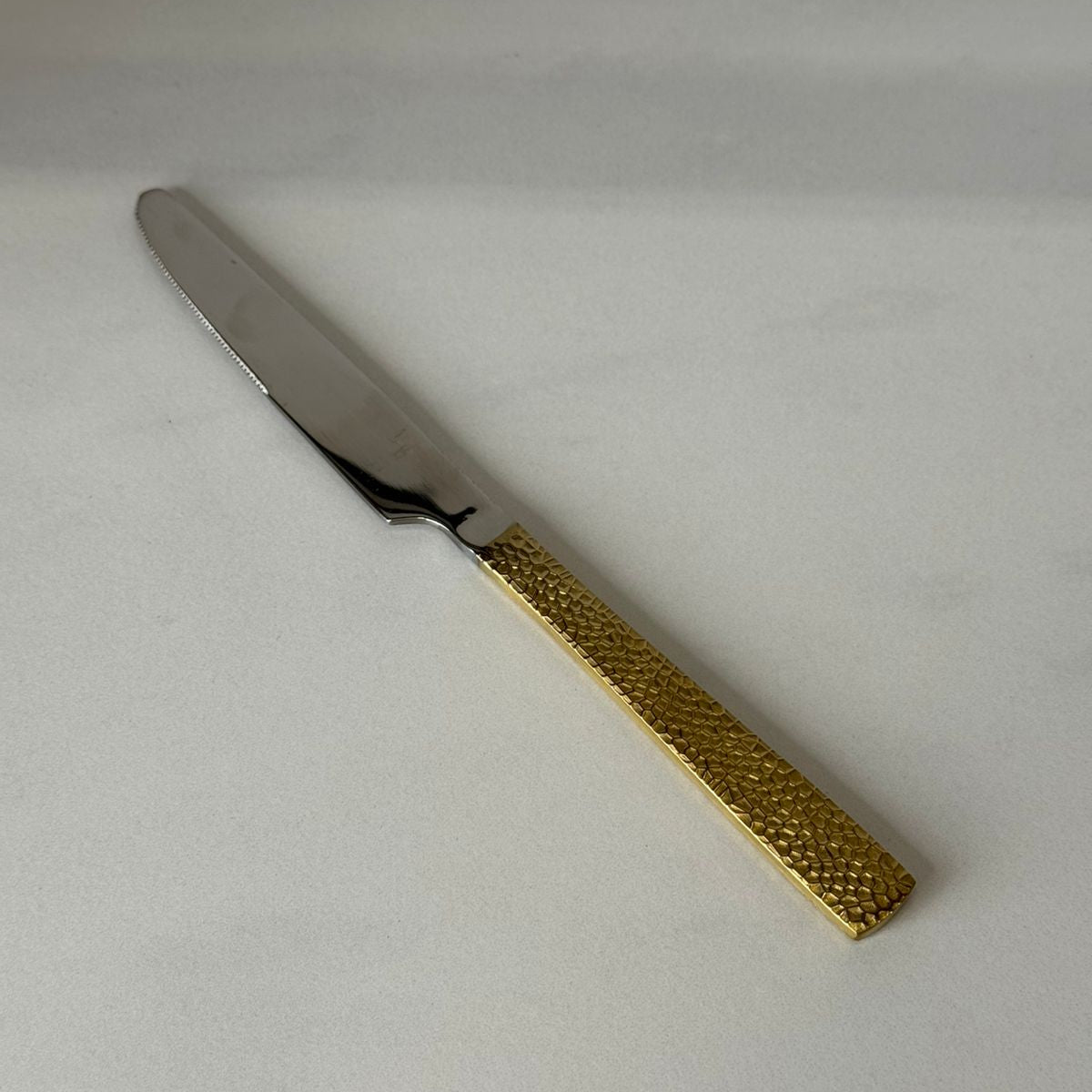 Golden Weave Elegance - Luxury Cutlery Collection