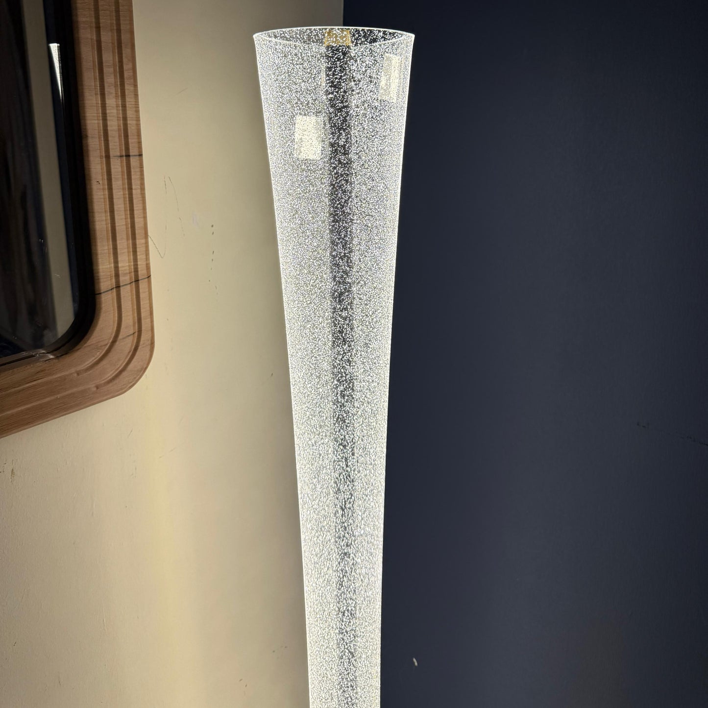 چرای کریستاڵی ئەرزی مۆدێرن