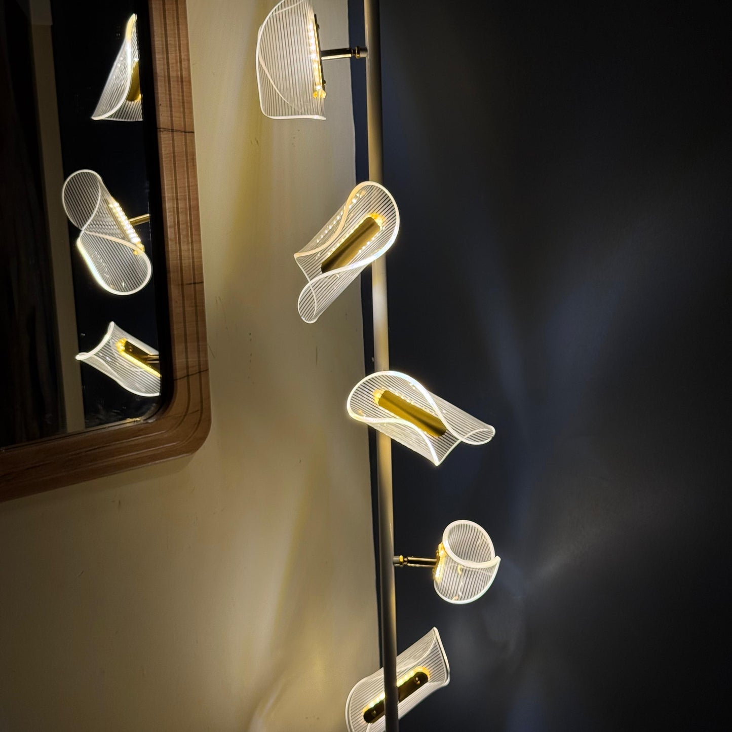 Aurora Bloom Standing Lamp