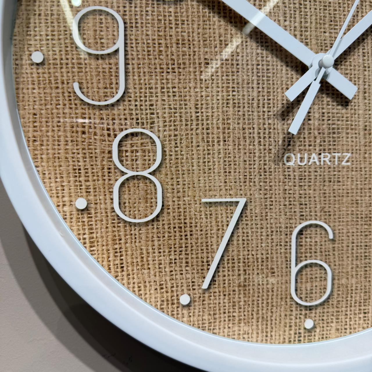 کاتژمێری دیواری دیکۆراتی ناو ‌حەسیری