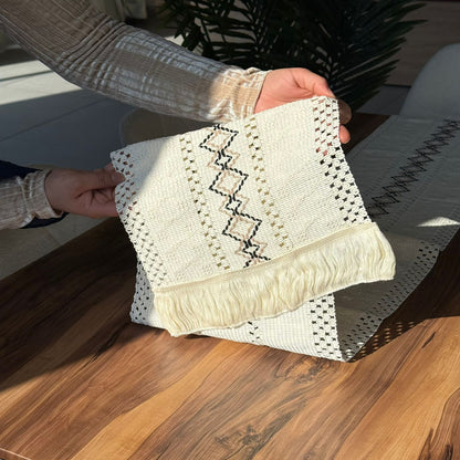 ٣٠ × ١٨٠سم ڕایەخی سەر مێزی دیکۆراتی شاهانە