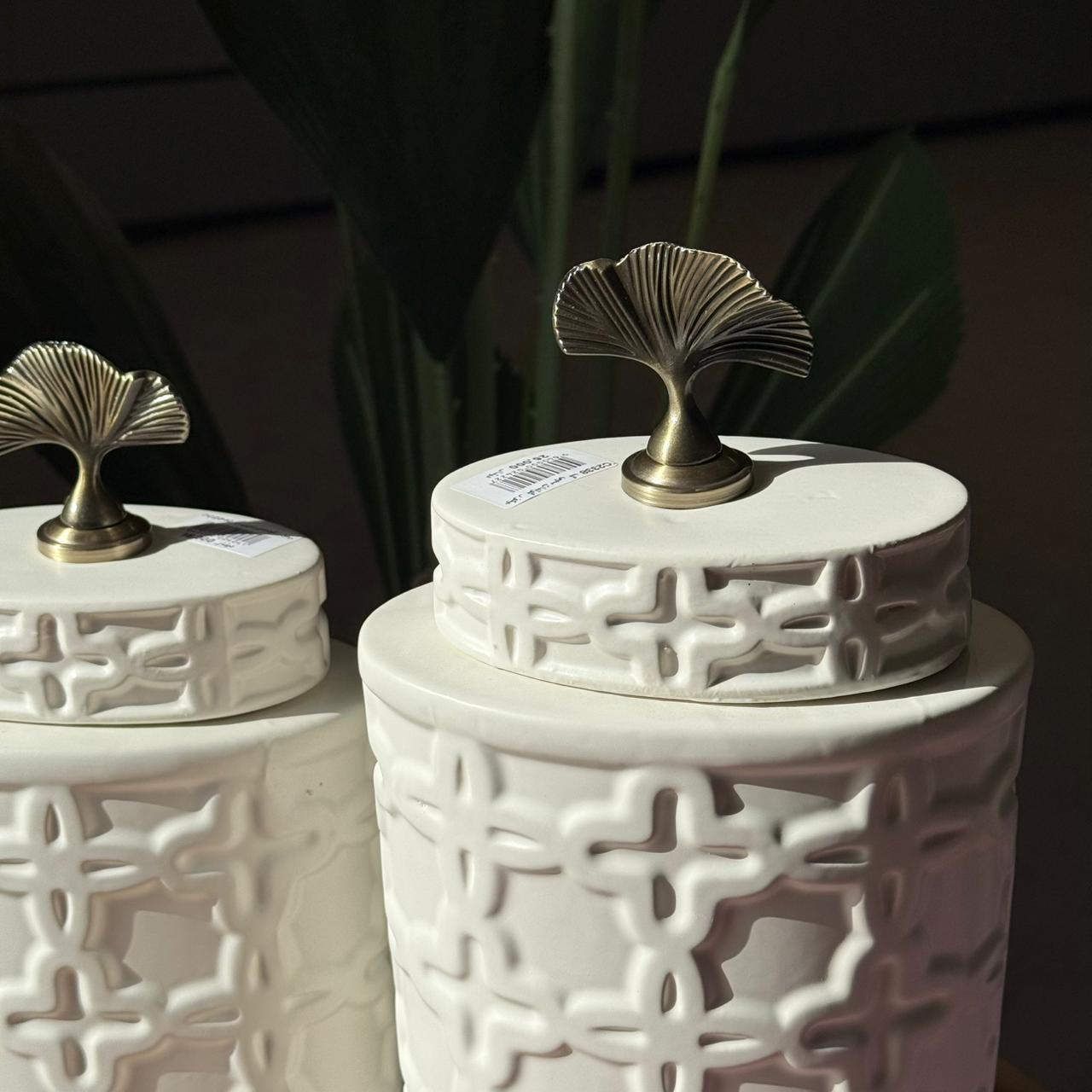 Luxury Ceramic Jars With Leaf-Topped Lids