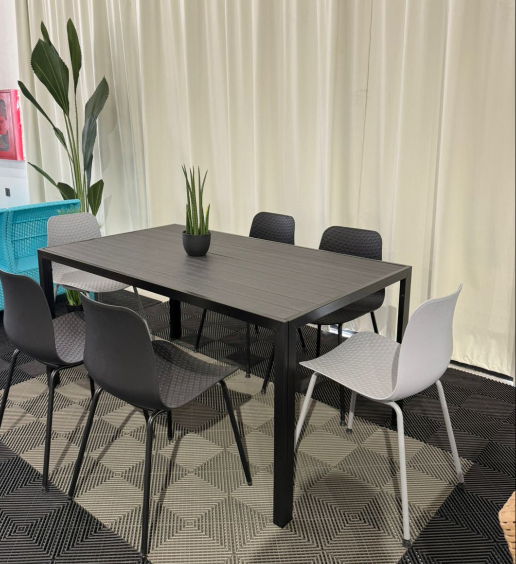 طقم أثاث خارجي حديث من كرسي وطاولة نوفا