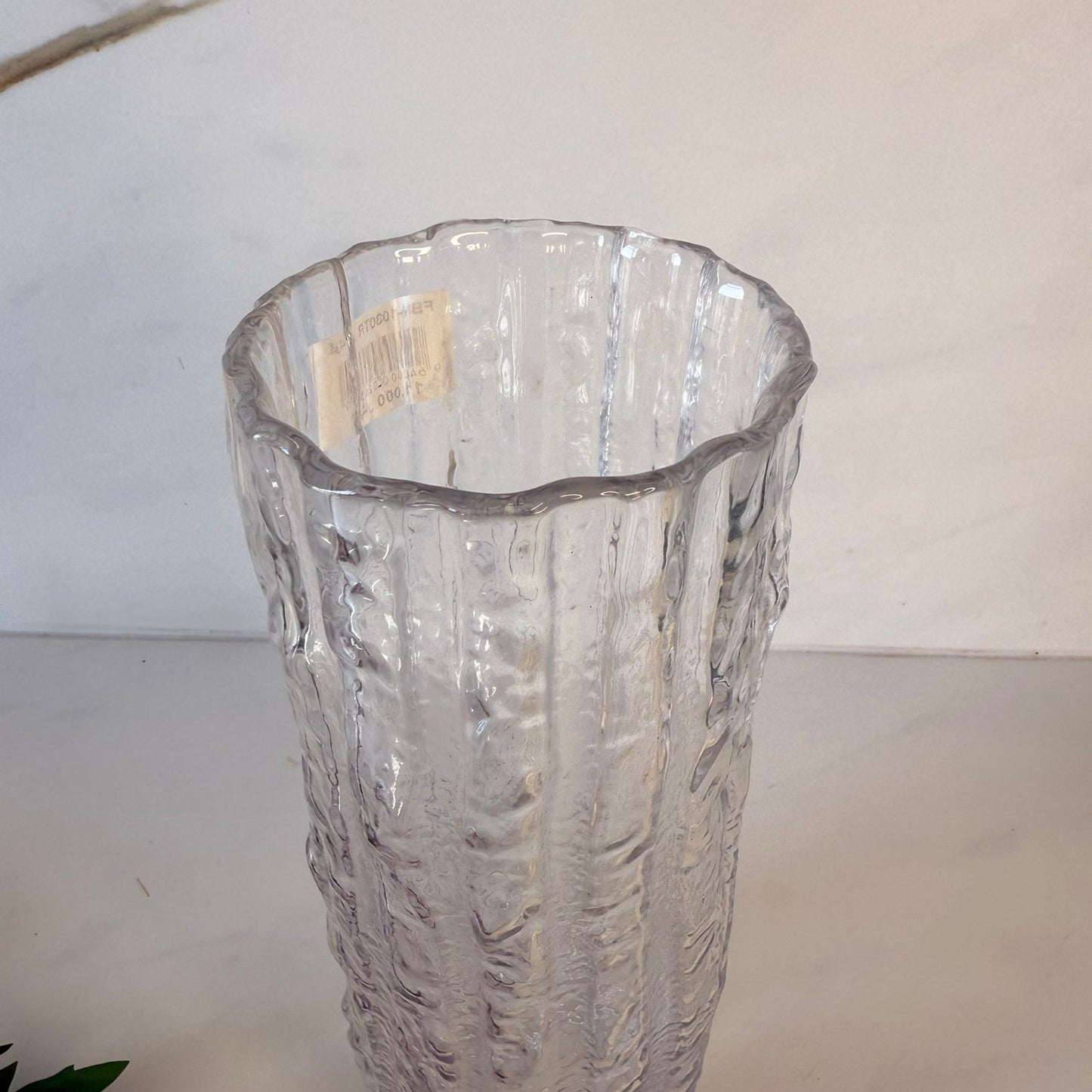 Transparent Ridge-Pattern Glass Vase