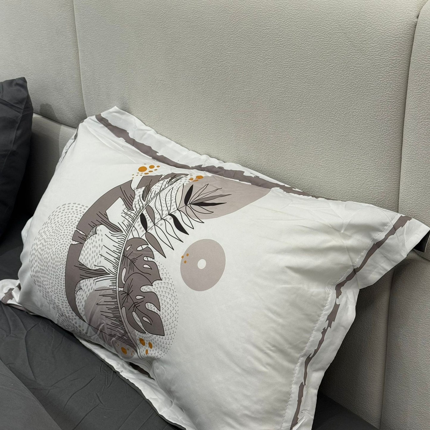 سێتێکی جێگەی نوستن خۆڵەمێشی نایاب – ٦ پارچە