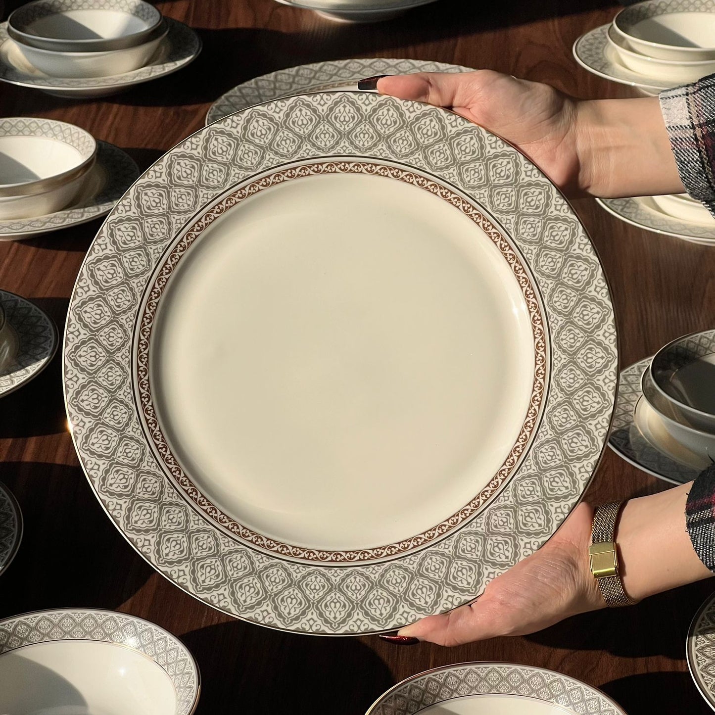 39PCS Round Porcelain Dining Tableware Set