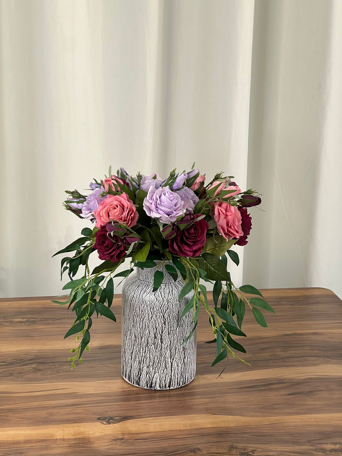 المزهريات العتيقة المزخرفة المرسومة باليد