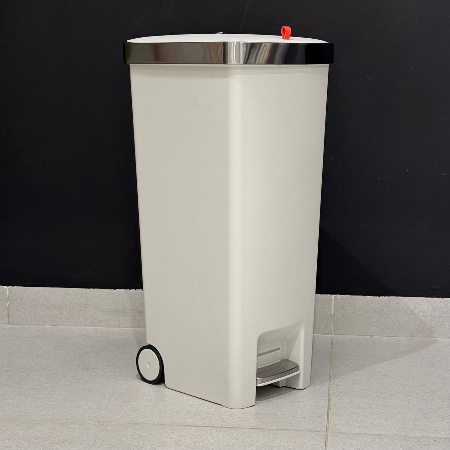 زبڵدانی ناوازە- بە تایە