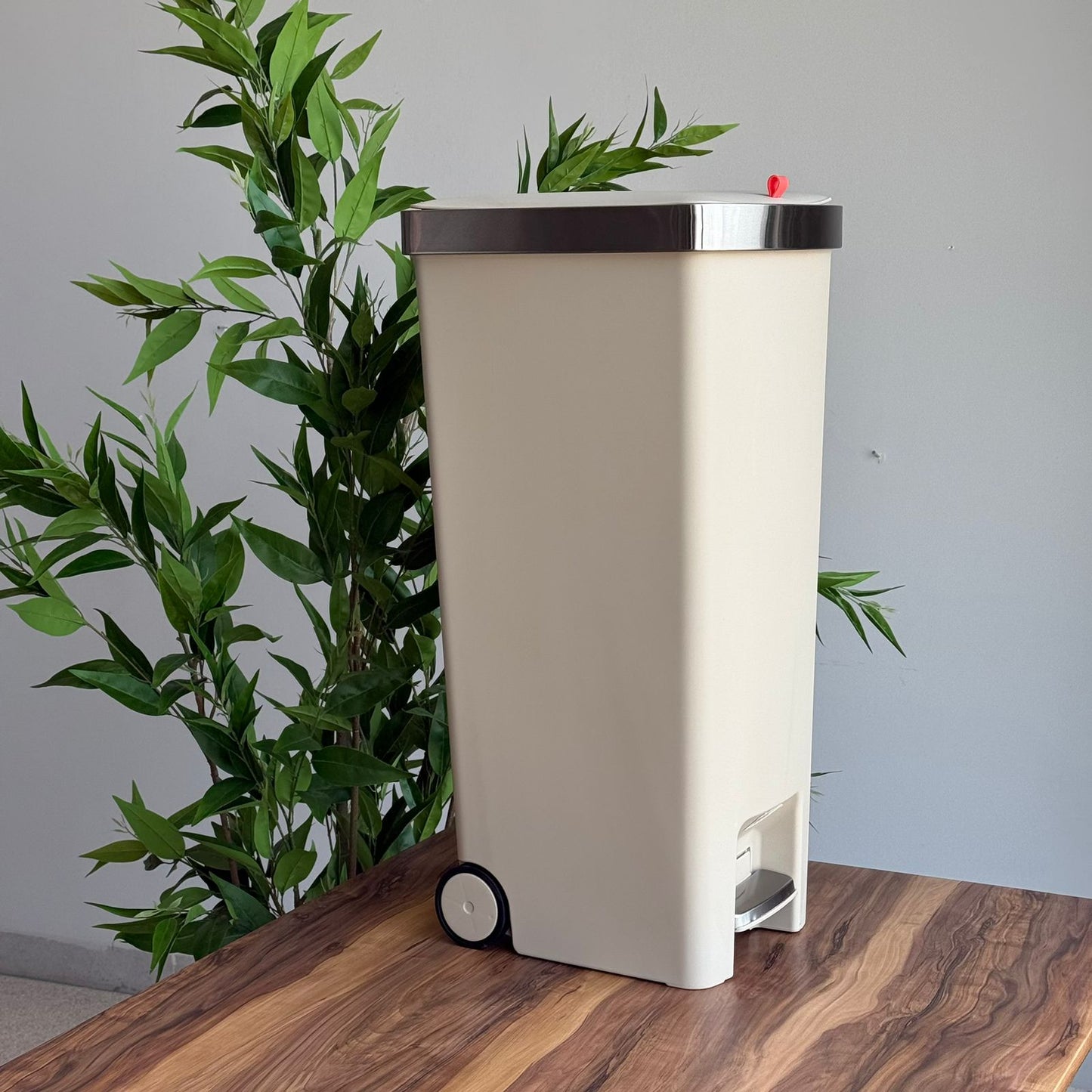 زبڵدانی ناوازە- بە تایە