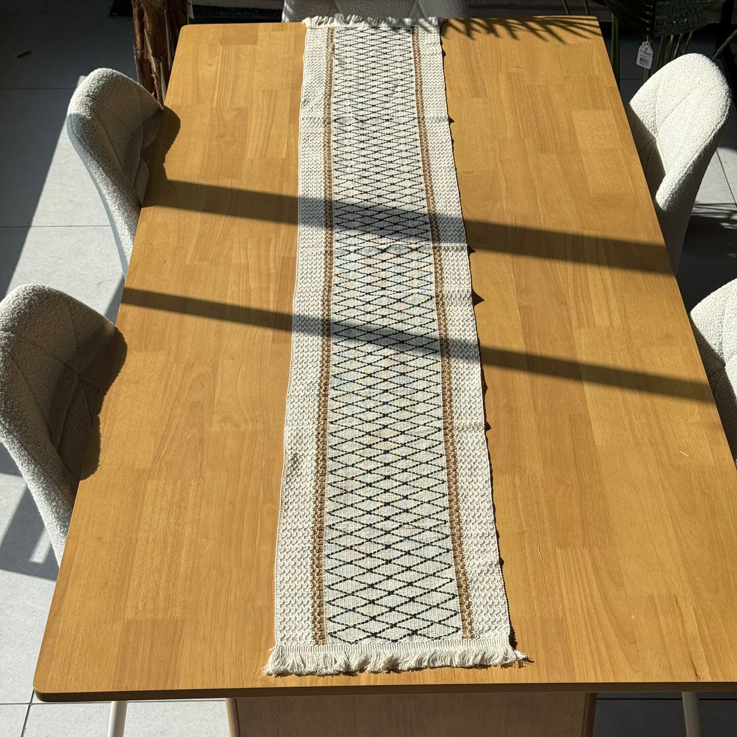 ٣٠ × ١٨٠سم ڕایەخی سەر مێزی دیکۆراتی شاهانە