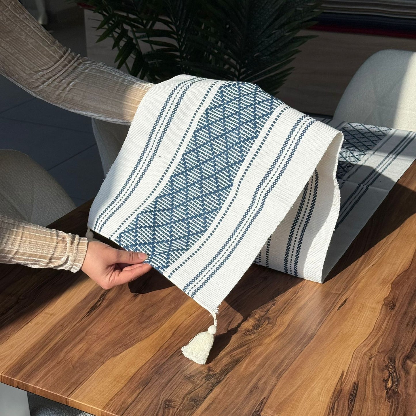 ٣٥ × ٢٢٨سم ڕایەخی سەر مێزی دیکۆراتی شاهانە