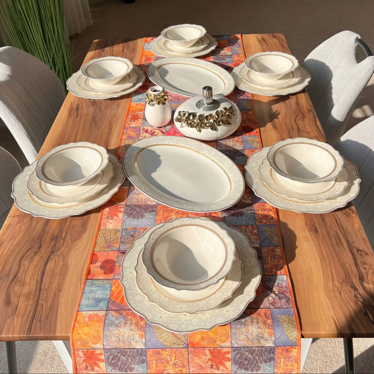 20PCS Porcelain Wavy Gold Dining Tableware Set