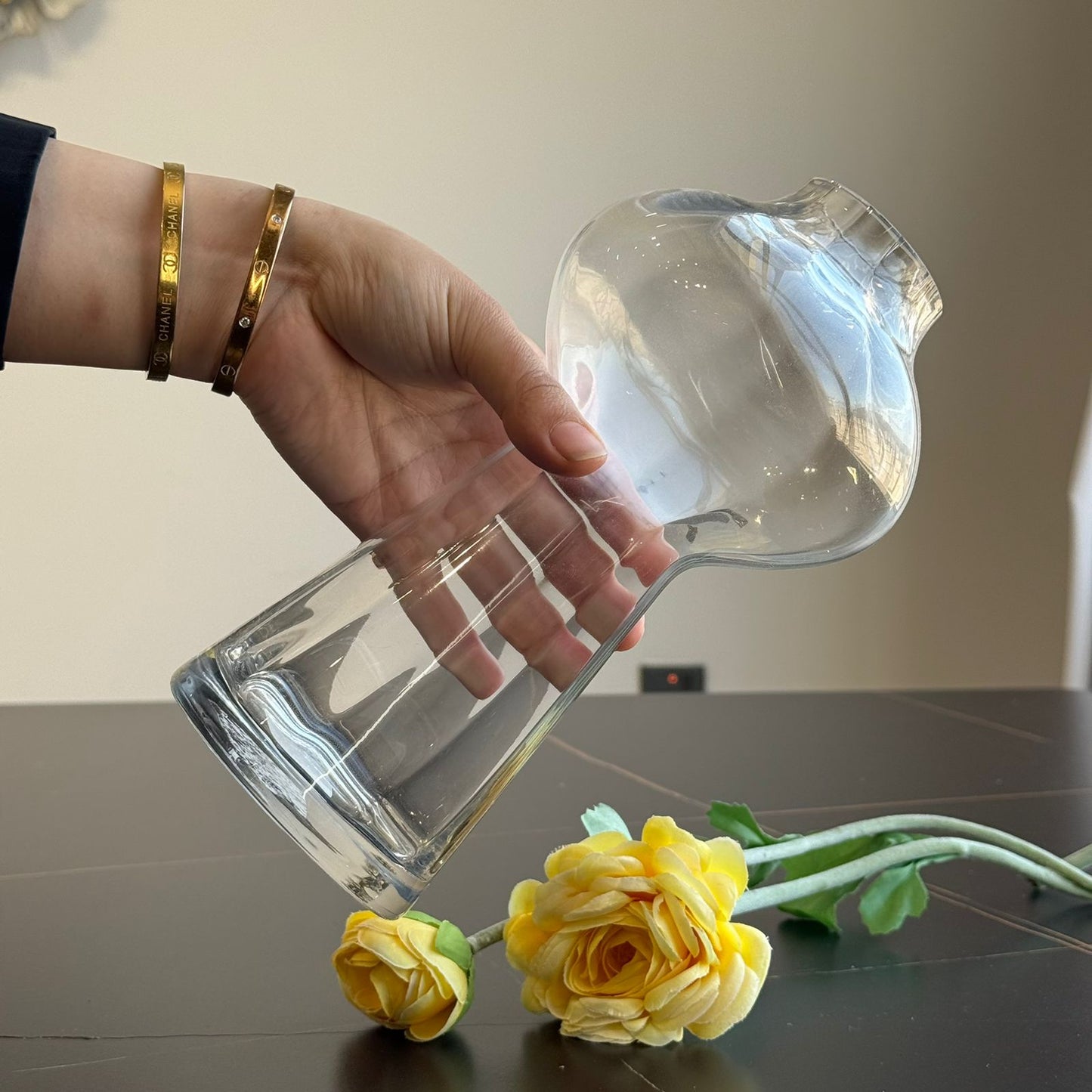 Elegance Curve Glass Vase