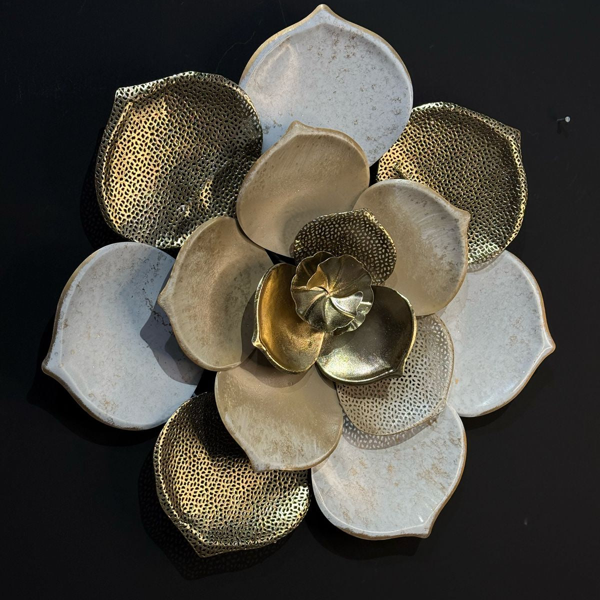 3 Sized Metal Flower Wall Decoration