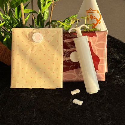 Vacuum Storage Bags with Hand Pump – Space-Saving Compression Bags