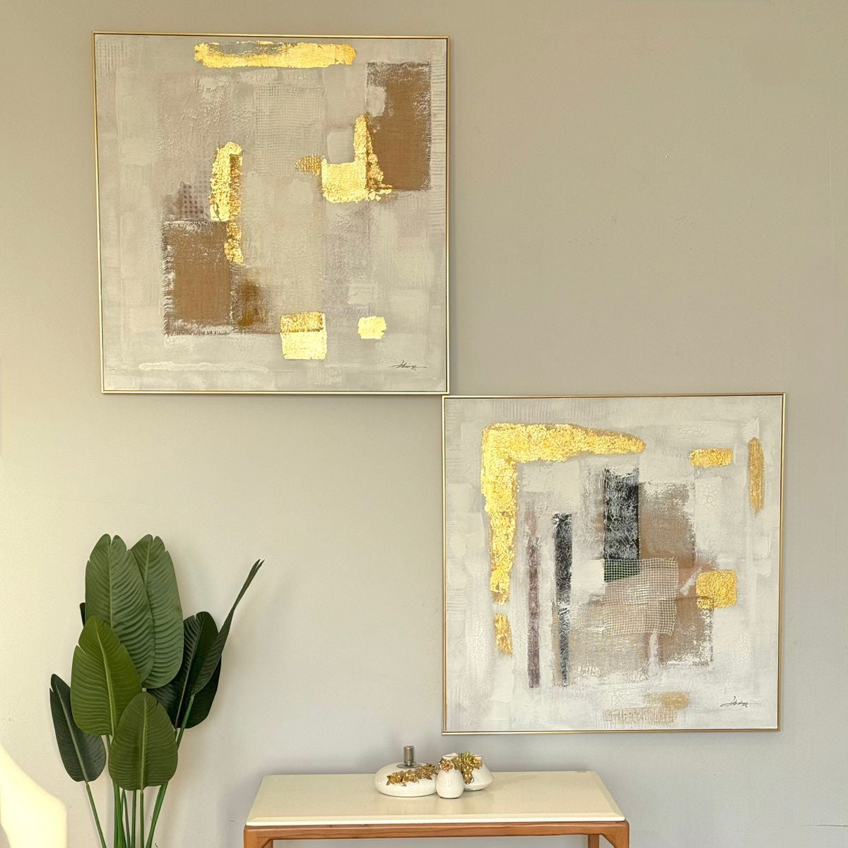 لوحة فنية مرسومة يدويا قياس 100x100 سم
