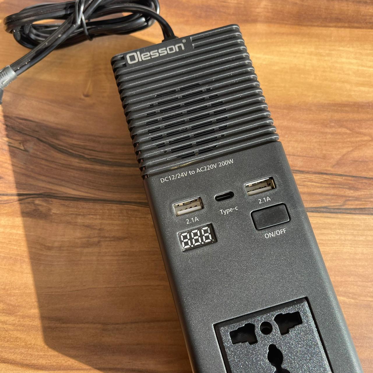 200W Intelligent Car Power Inverter