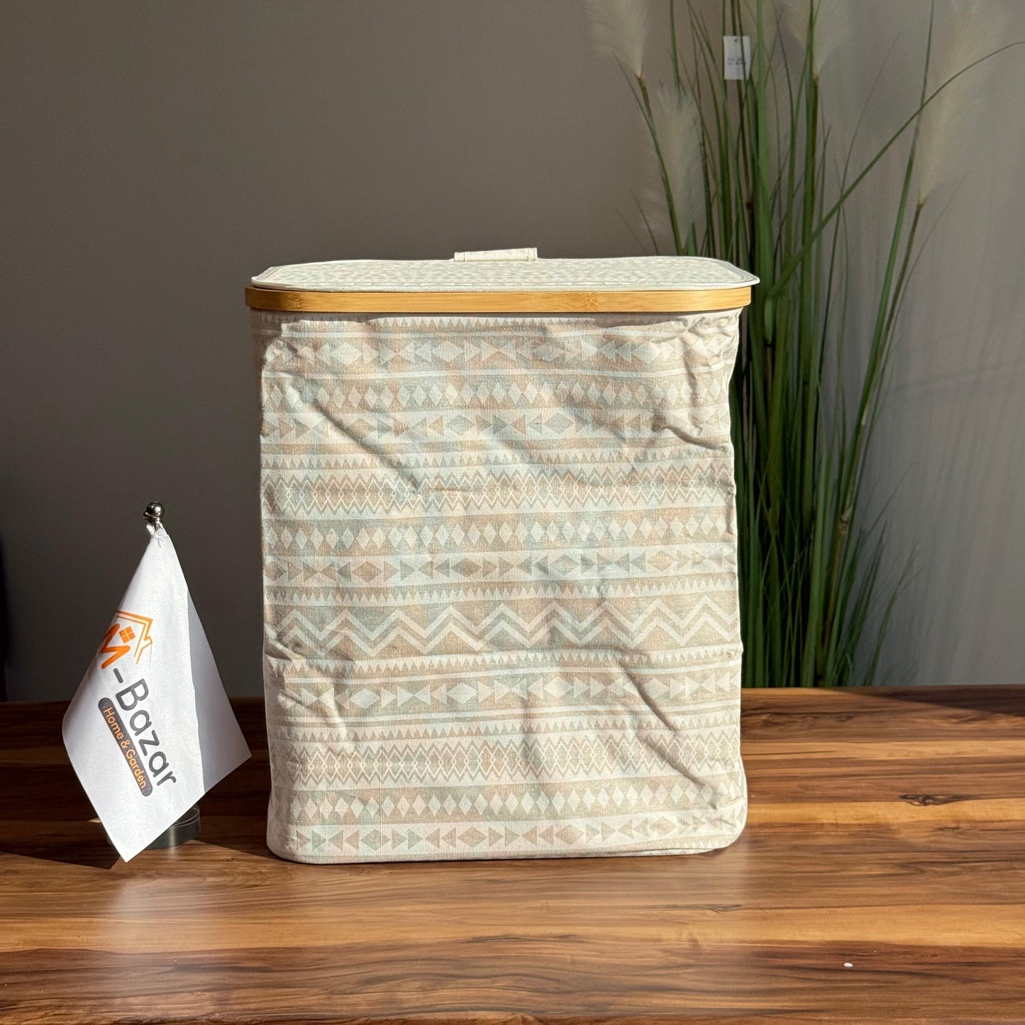 سلة تخزين قماشية بلمسات من الخيزران