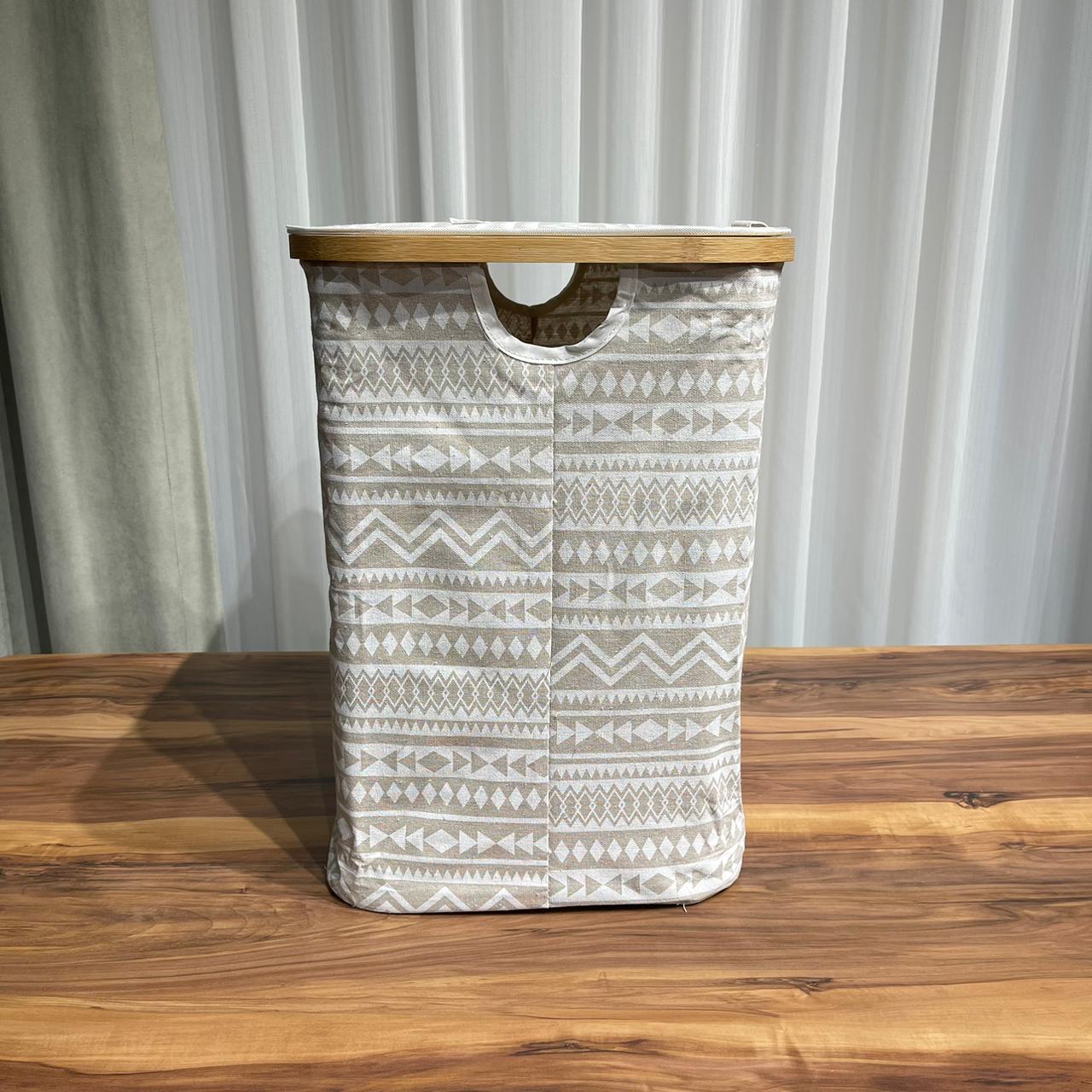 سلة تخزين قماشية بلمسات من الخيزران