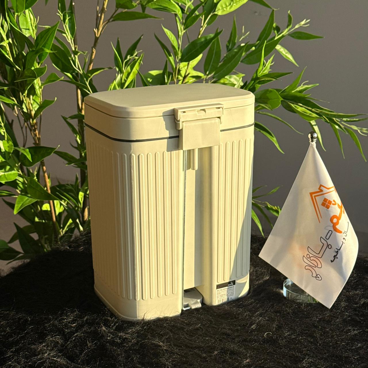 دواسة فاخرة وصندوق قمامة ضغط مع دلو داخلي