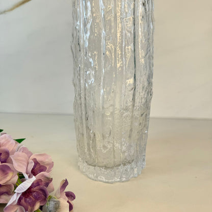 Transparent Ridge-Pattern Glass Vase