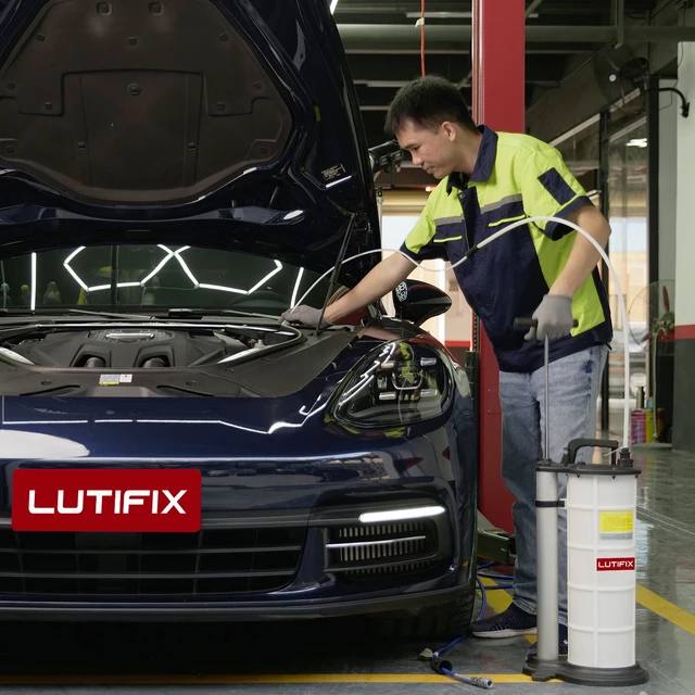 9L Manual Fluid Extractor Vacuum