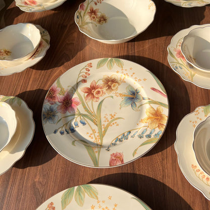 28PCS Porcelain Floral Wavy Dining Tableware Set