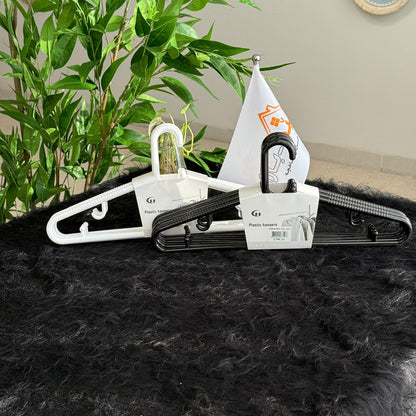 Plastic Clothes Hangers – 3-Piece Set