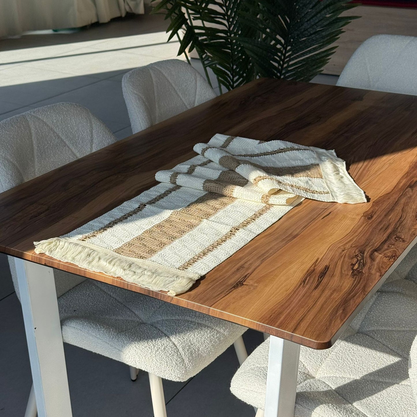 ٣٠ × ١٨٠سم ڕایەخی سەر مێزی دیکۆراتی شاهانە