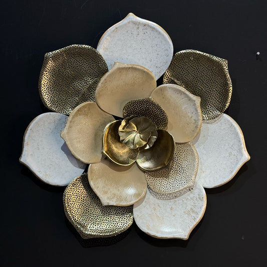 3 Sized Metal Flower Wall Decoration